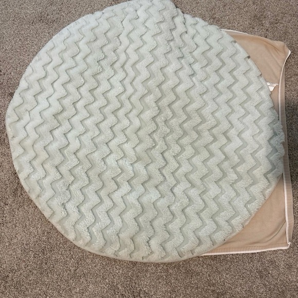 Baby Round Chevron Patterned Rug - Picture 1 of 1
